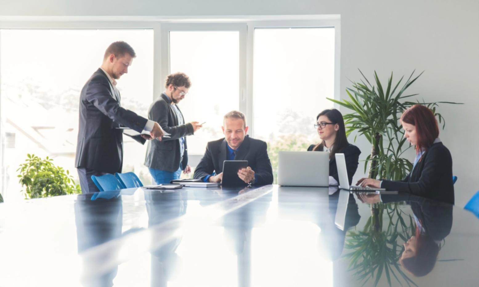 Equipo de trabajo colaborativo en uloraentlo